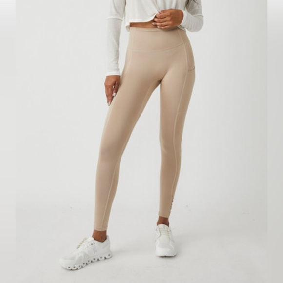 FREE PEOPLE FP Movement Out of Your League Leggings Clay M NWT $88 Retail - Picture 7 of 13